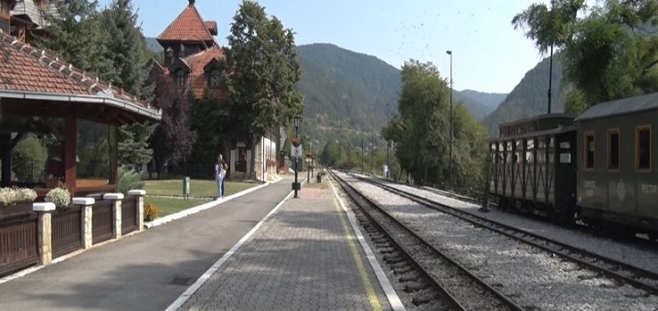 Železnička stanica u Mokroj Gori