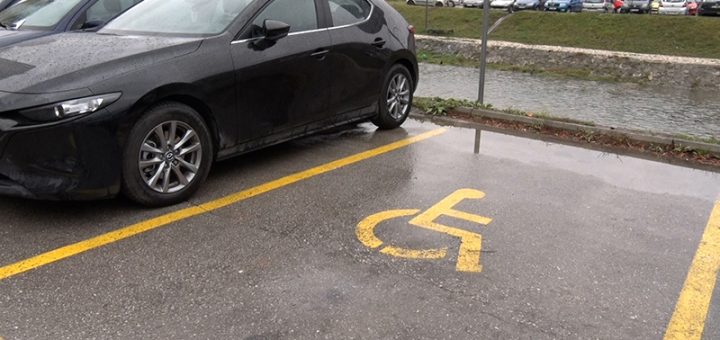Parking mesta za invalide